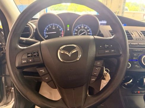 Used 2013 MAZDA MAZDA3 i Sport FWD image 11