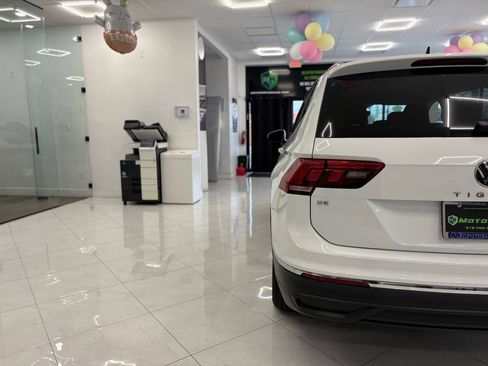 Used 2024 Volkswagen Tiguan SE image 13