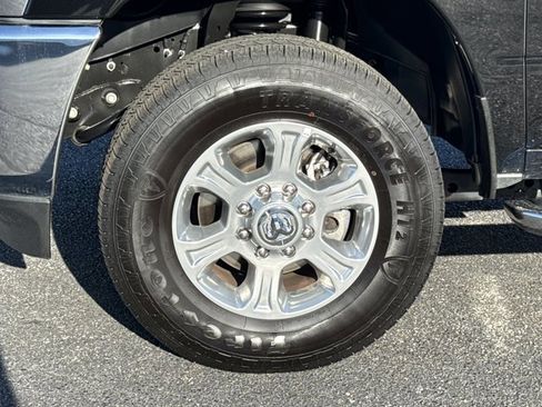 Used 2025 RAM 2500 Big Horn AWD/4WD image 15