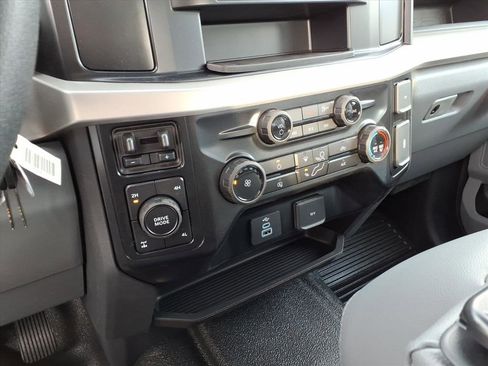 New 2026 Ford F250 XL w/ XL Chrome Package image 18