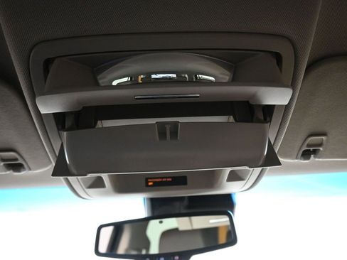 Used 2019 GMC Yukon SLT image 18