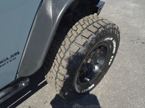 Used 2014 Jeep Wrangler Unlimited Rubicon w/ Dual Top Group AWD/4WD image 11