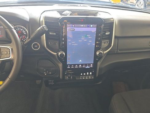 Used 2025 RAM 2500 Big Horn AWD/4WD image 9