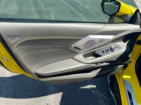 Used 2025 Chevrolet Corvette Z06 RWD image 12