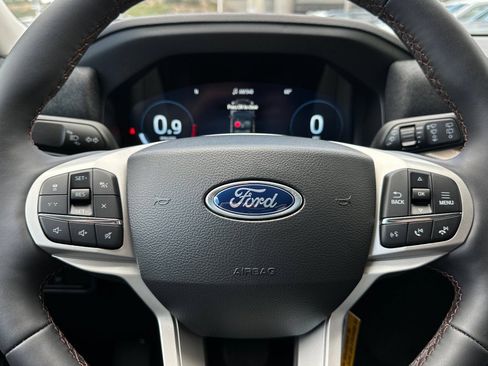 New 2026 Ford Explorer Active w/ Active Comfort Package RWD image 24