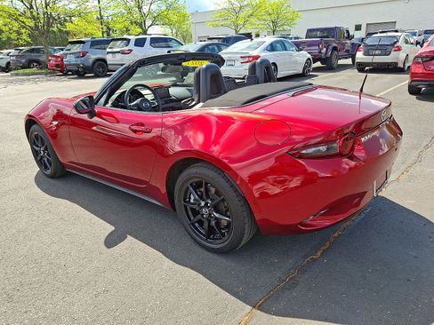 Used 2021 MAZDA MX-5 Miata Sport RWD image 4
