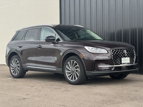 Used 2023 Lincoln Corsair Reserve w/ Equipment Group 201A image 4