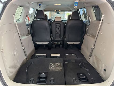 Used 2019 Kia Sedona EX FWD image 13