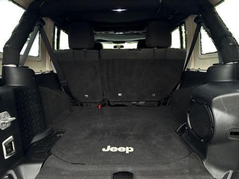 Used 2012 Jeep Wrangler Unlimited Sahara w/ Dual Top Group image 12