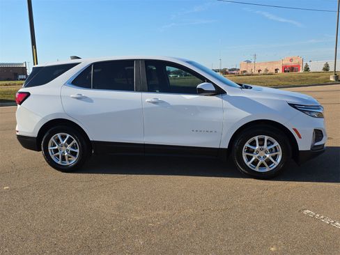 Used 2022 Chevrolet Equinox LT image 9