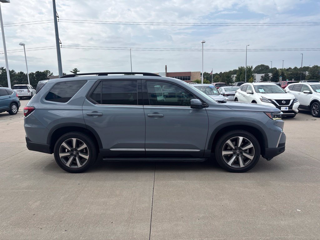 Certified 2024 Honda Pilot Touring image 4