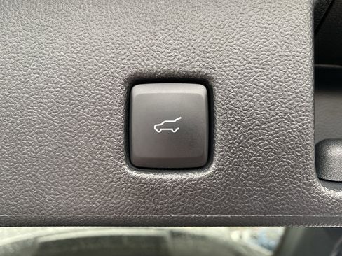 Used 2022 Ford Escape SE w/ Convenience Package image 12