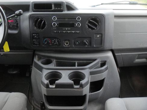 Used 2012 Ford E-350 and Econoline 350 XLT RWD image 11