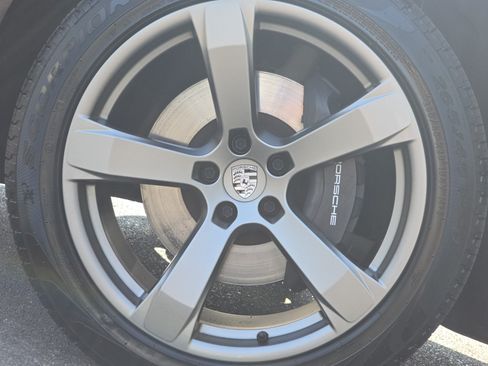 Certified 2023 Porsche Macan AWD/4WD image 17