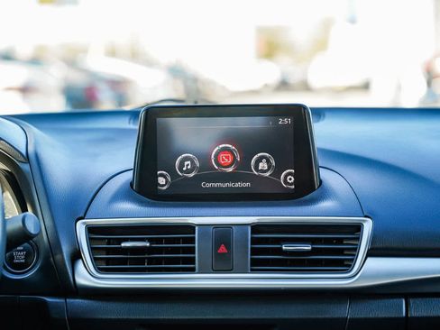 Used 2018 MAZDA MAZDA3 Sport image 14