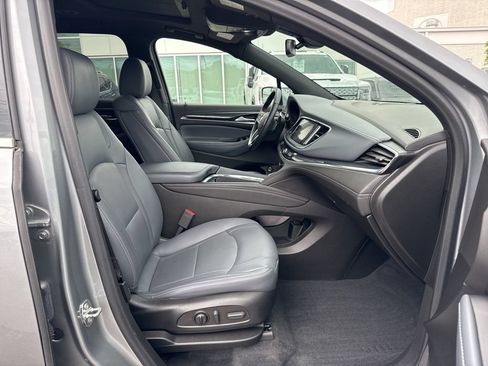 Used 2023 Buick Enclave Essence AWD/4WD image 15