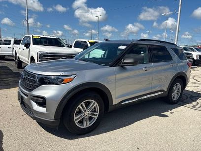 Used 2024 Ford Explorer XLT