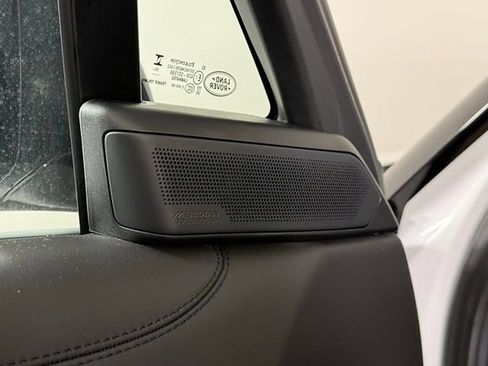 New 2026 Land Rover Range Rover Long Wheelbase SE AWD/4WD image 30