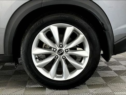 Used 2019 INFINITI QX50 Essential w/ Premium Heat Package image 8