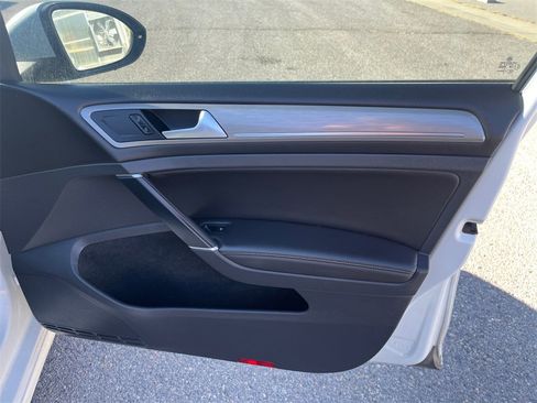 Used 2015 Volkswagen Golf TDI SE w/ Lighting Package image 18