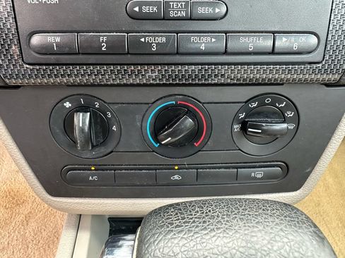 Used 2008 Ford Fusion SE FWD image 36