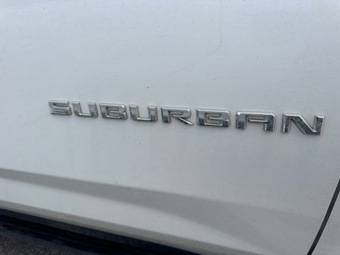 Used 2023 Chevrolet Suburban Premier w/ Premium Package 2 AWD/4WD image 4