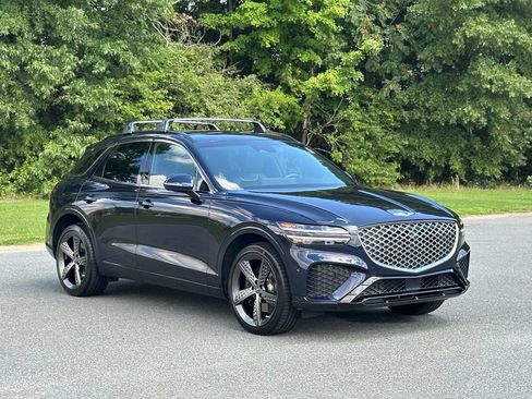 Used 2023 Genesis GV70 2.5T w/ Sport Prestige Package AWD/4WD image 11