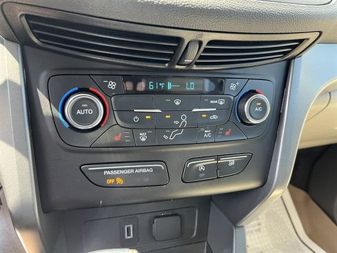 Used 2017 Ford Escape SE w/ SE Leather Comfort Package AWD/4WD image 27
