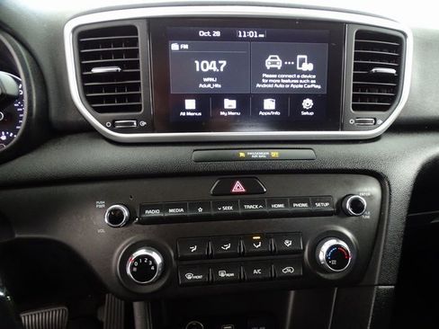 Used 2022 Kia Sportage LX image 11