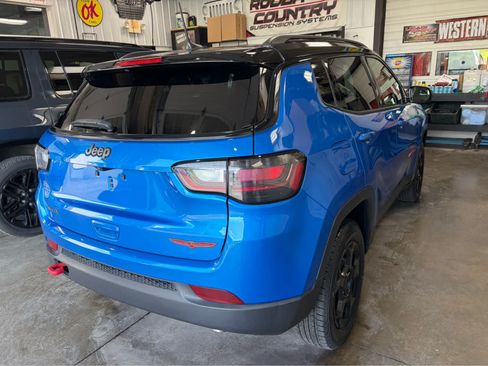 Used 2023 Jeep Compass Trailhawk w/ Trailhawk Elite Group AWD/4WD image 5