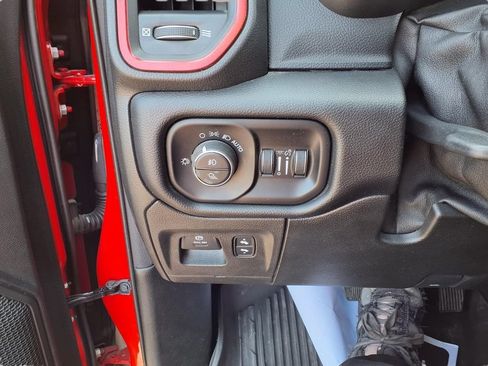 Used 2019 RAM 1500 Rebel w/ Rebel Level 1 Equipment Group AWD/4WD image 17