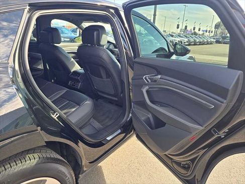 Used 2024 Audi Q8 e-tron Premium image 14