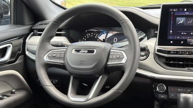 Used 2023 Jeep Compass Limited AWD/4WD image 27