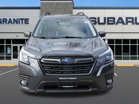 Certified 2022 Subaru Forester Limited image 4