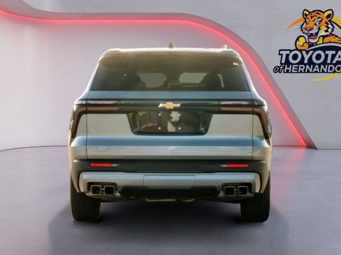 Used 2026 Chevrolet Traverse LT w/ Sun and Wheel Package FWD image 6
