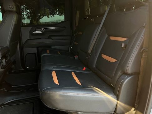 Used 2024 GMC Sierra 1500 AT4 w/ Technology Package AWD/4WD image 12