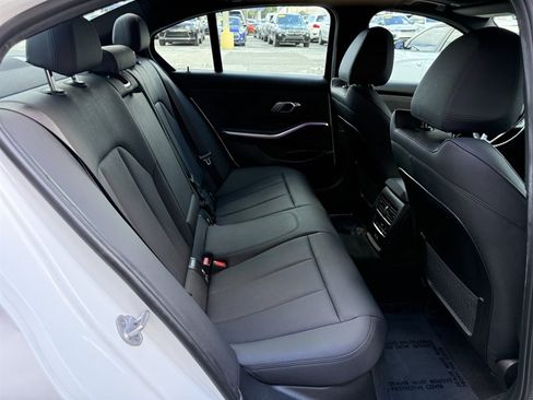 Used 2021 BMW 330i Sedan w/ Convenience Package RWD image 16