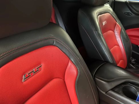 Used 2017 Chevrolet Camaro SS RWD image 10