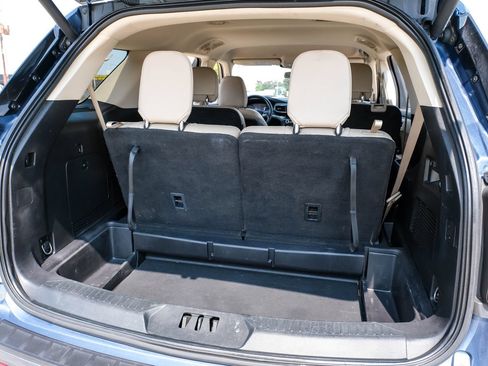 Used 2020 Ford Explorer XLT w/ Equipment Group 202A RWD image 48