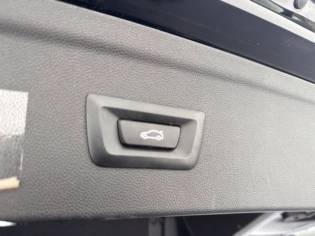 Used 2023 BMW iX M60 w/ Executive Package AWD/4WD image 8