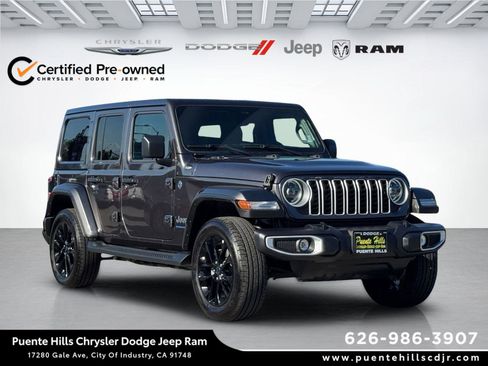 Certified 2025 Jeep Wrangler Unlimited Sahara AWD/4WD image 1