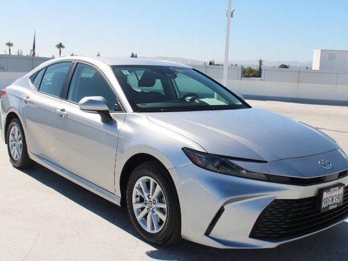 Certified 2025 Toyota Camry LE AWD/4WD image 2