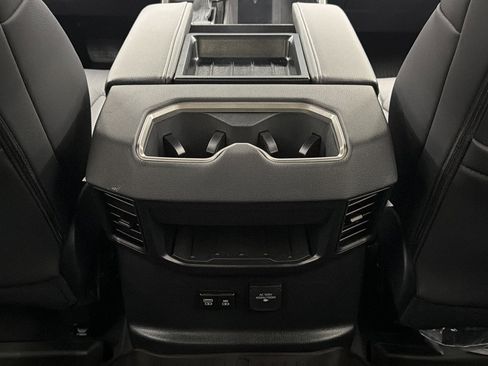 Used 2025 Toyota Tundra Limited image 34