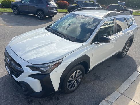 Used 2024 Subaru Outback Premium AWD/4WD image 7