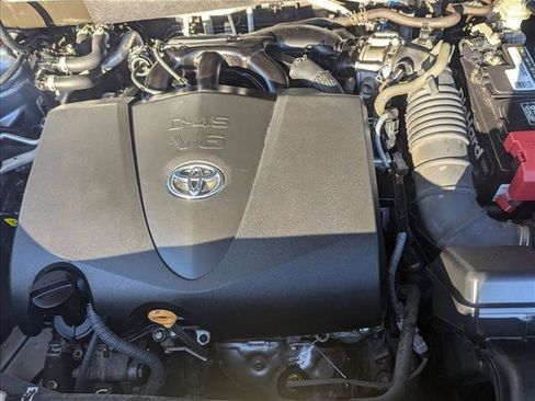 Used 2021 Toyota Highlander XLE image 23