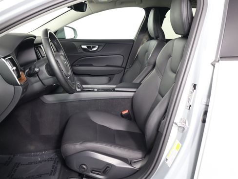 Certified 2025 Volvo V60 B5 Cross Country Plus AWD/4WD image 31