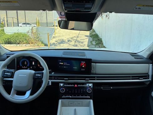 Used 2025 Hyundai Santa Fe SEL image 36