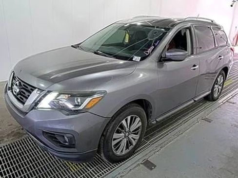 Used 2018 Nissan Pathfinder SV AWD/4WD image 1