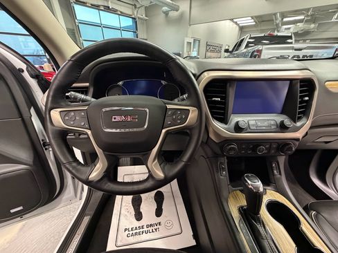 Used 2017 GMC Acadia Denali w/ Technology Package AWD/4WD image 15
