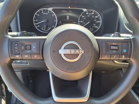 Used 2024 Nissan Rogue SV AWD/4WD image 9